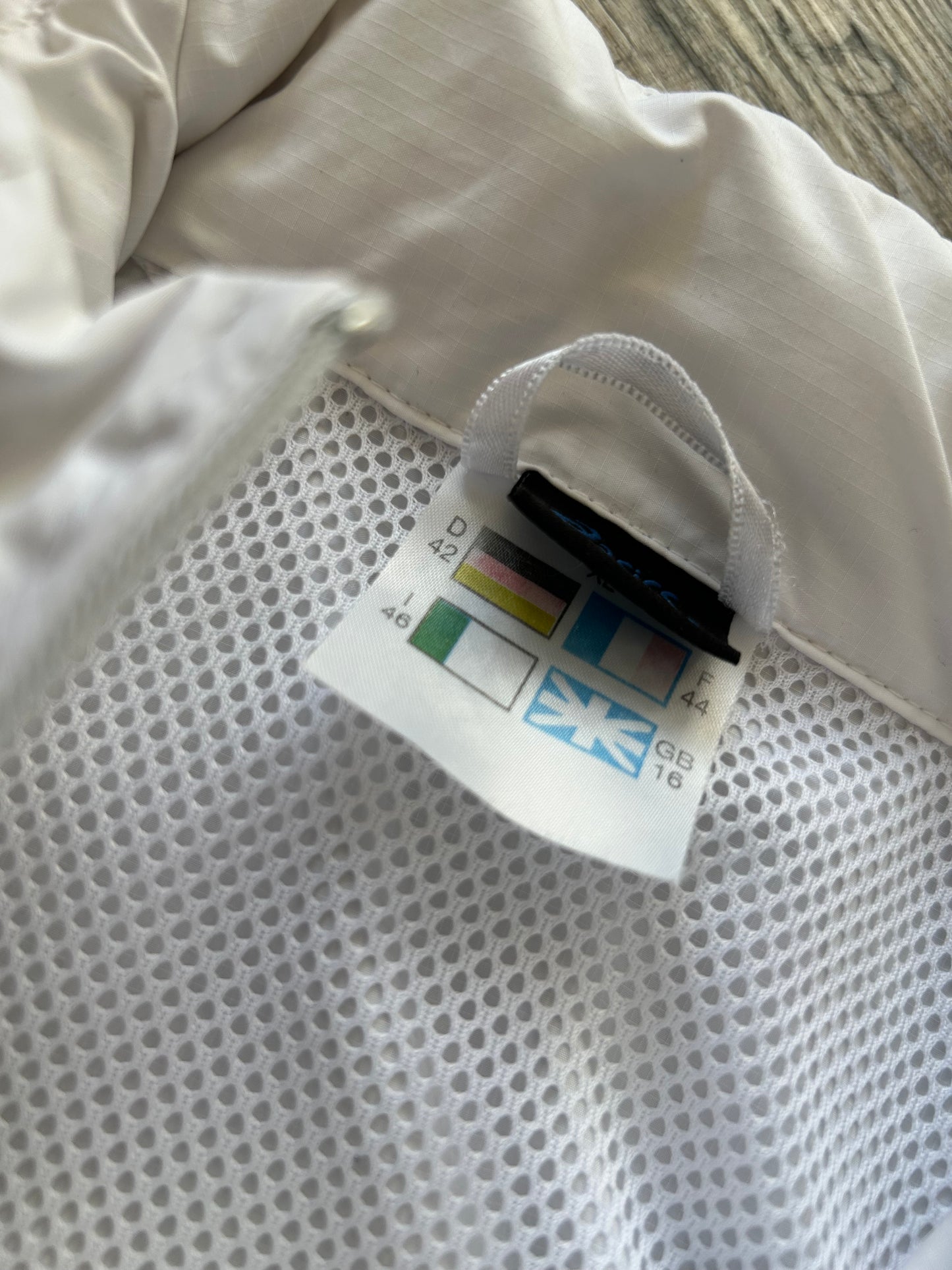 Asics Vintage Windbreaker Damen – Weiß mit abnehmbaren Ärmeln (L)