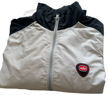 Nike Vintage Windbreaker – Grau & Schwarz (L)