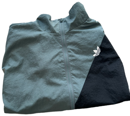 Adidas Vintage Windbreaker – Two-Tone Design