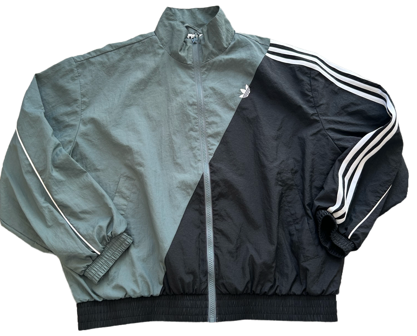 Adidas Vintage Windbreaker – Two-Tone Design