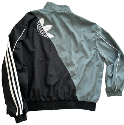 Adidas Vintage Windbreaker – Two-Tone Design