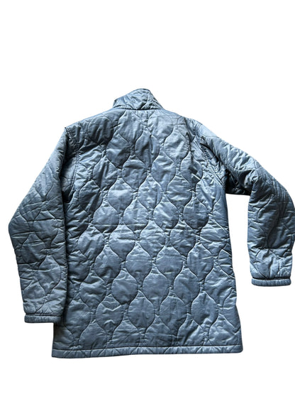 Nike Vintage Steppjacke – Grau-Bläulich, leicht & klassisch (M)