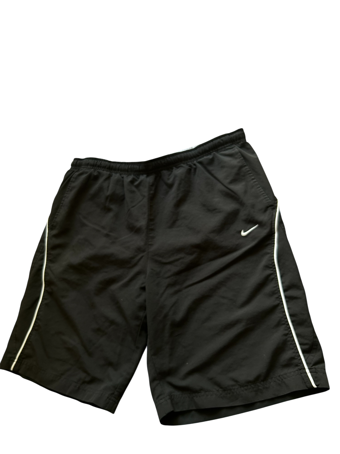 Nike Vintage Trainingsshorts – Schwarz mit weißen Details (L)