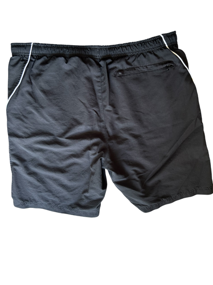 Nike Vintage Trainingsshorts – Schwarz mit weißen Details (L)